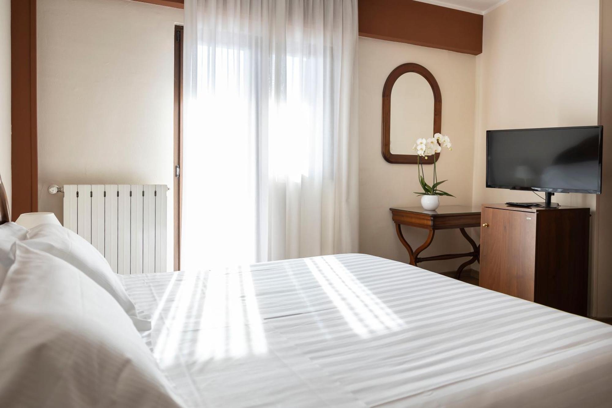 Grand Hotel Del Parco Pescasseroli Pokoj fotografie